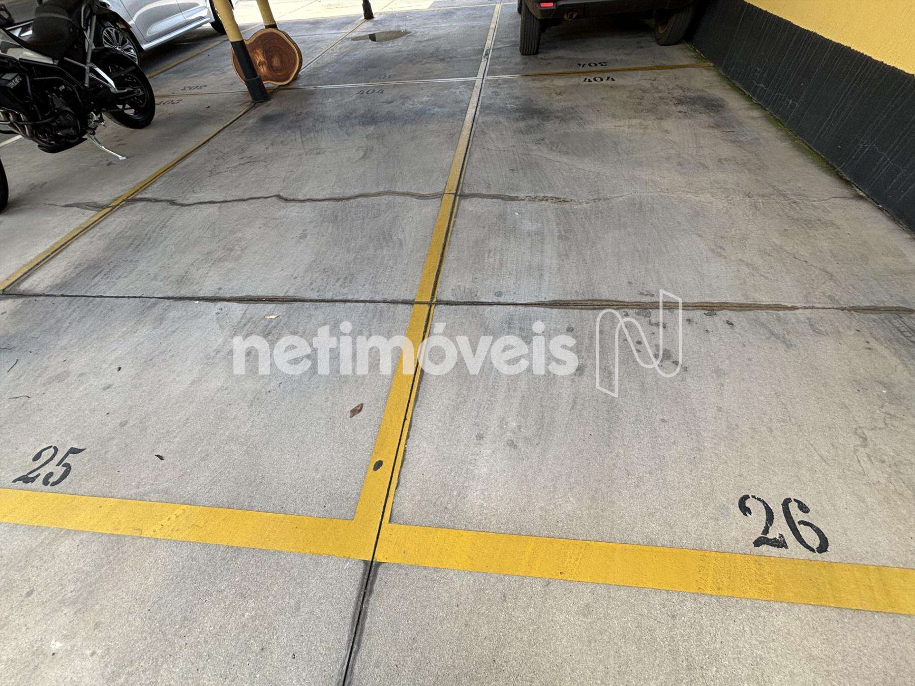 2 vagas paralelas, cobertas