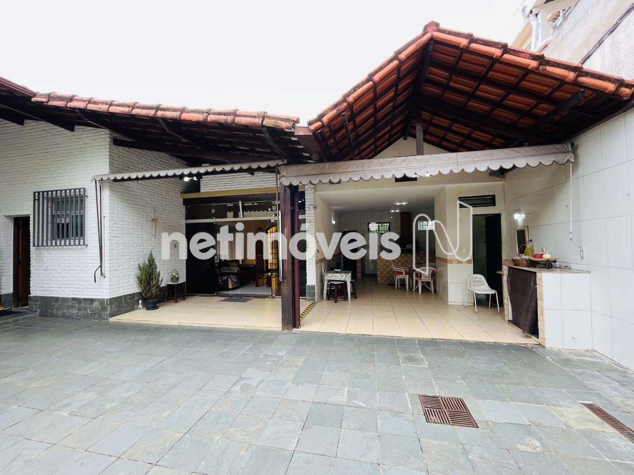 Vista parcial do quintal  + varanda