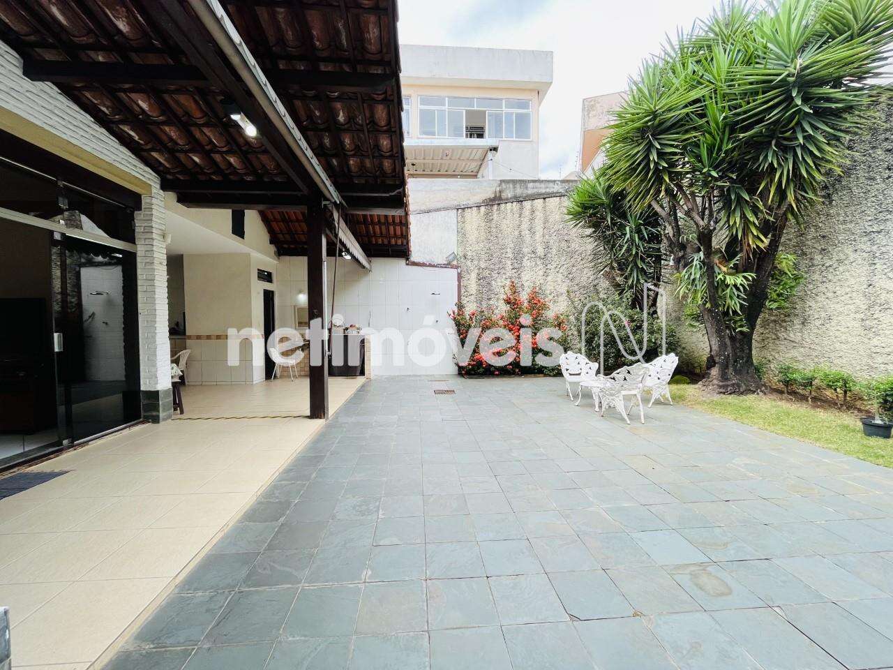 Vista do quintal + varanda, outro ângulo