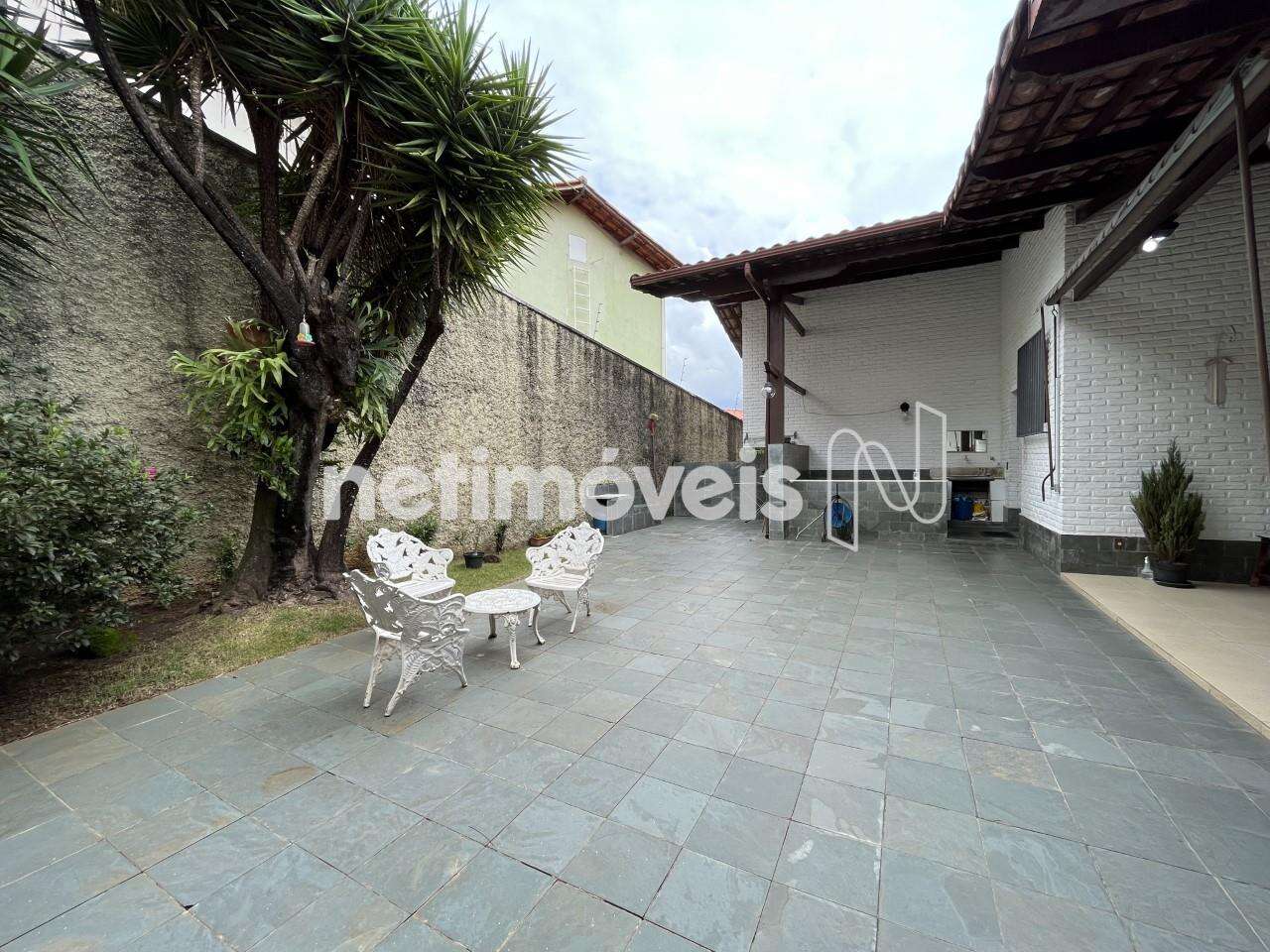 Qintal amplo+ jardins 