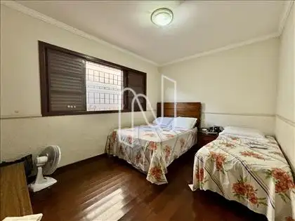 Quarto casal, outro ângulo