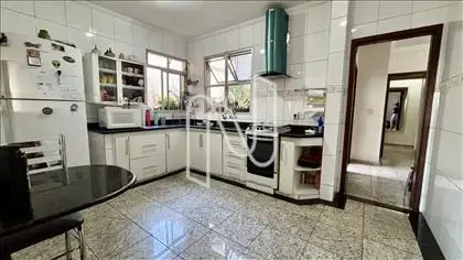 Cozinha, outro ângulo.
