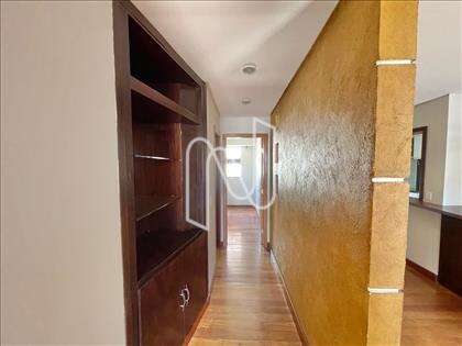  Corredor com rouparia