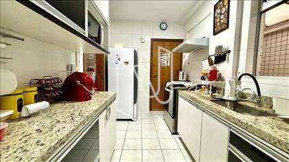 Cozinha ampla + armários planejados