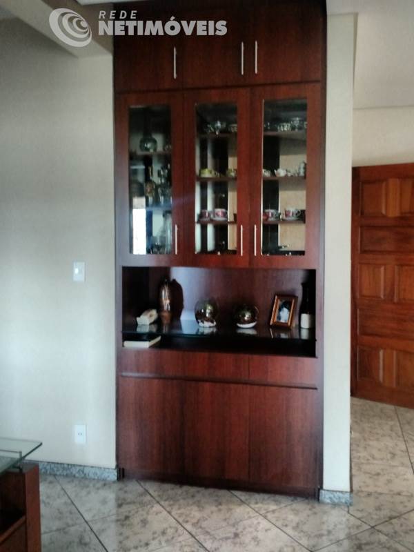 Cristaleira sala