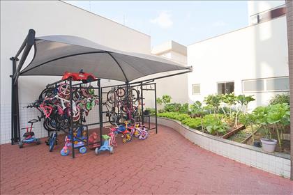 bicicletário / horta comunitária