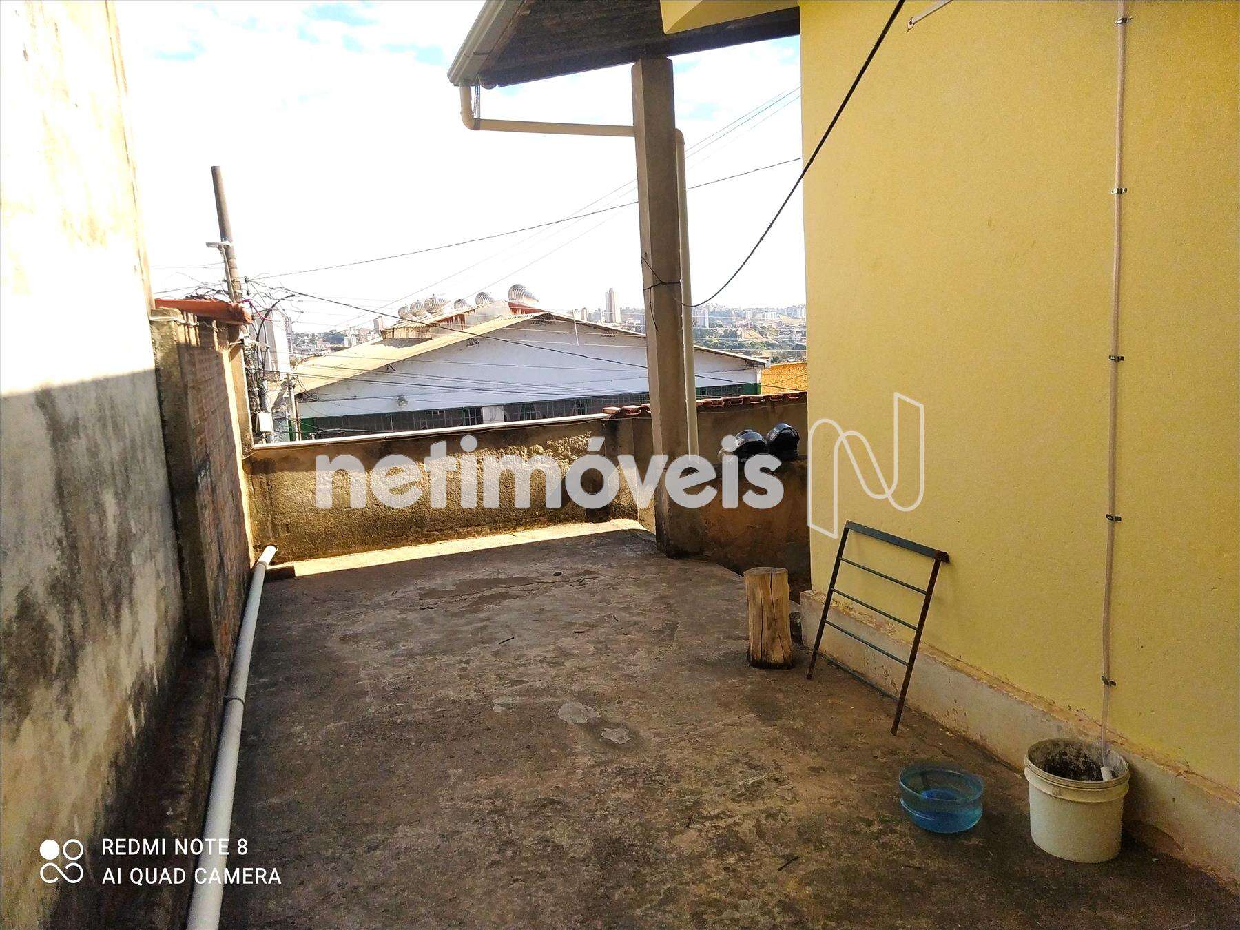 Lateral da casa outro ângulo