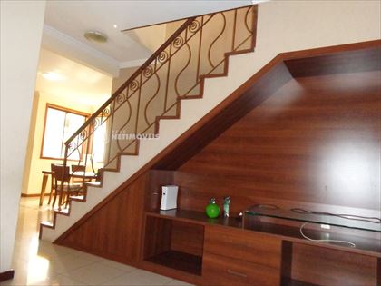   Sala estar piso inferior outro ângulo.