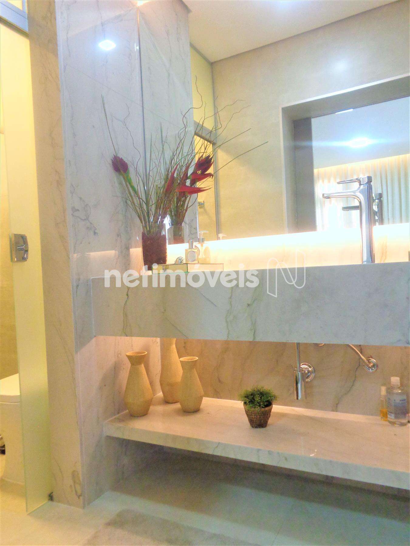 Banho social piso inferior / Lavabo