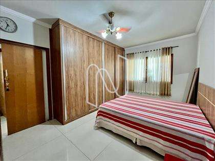  Quarto 4 outro ângulo 