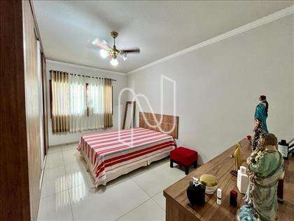 Quarto 4 outro ângulo 