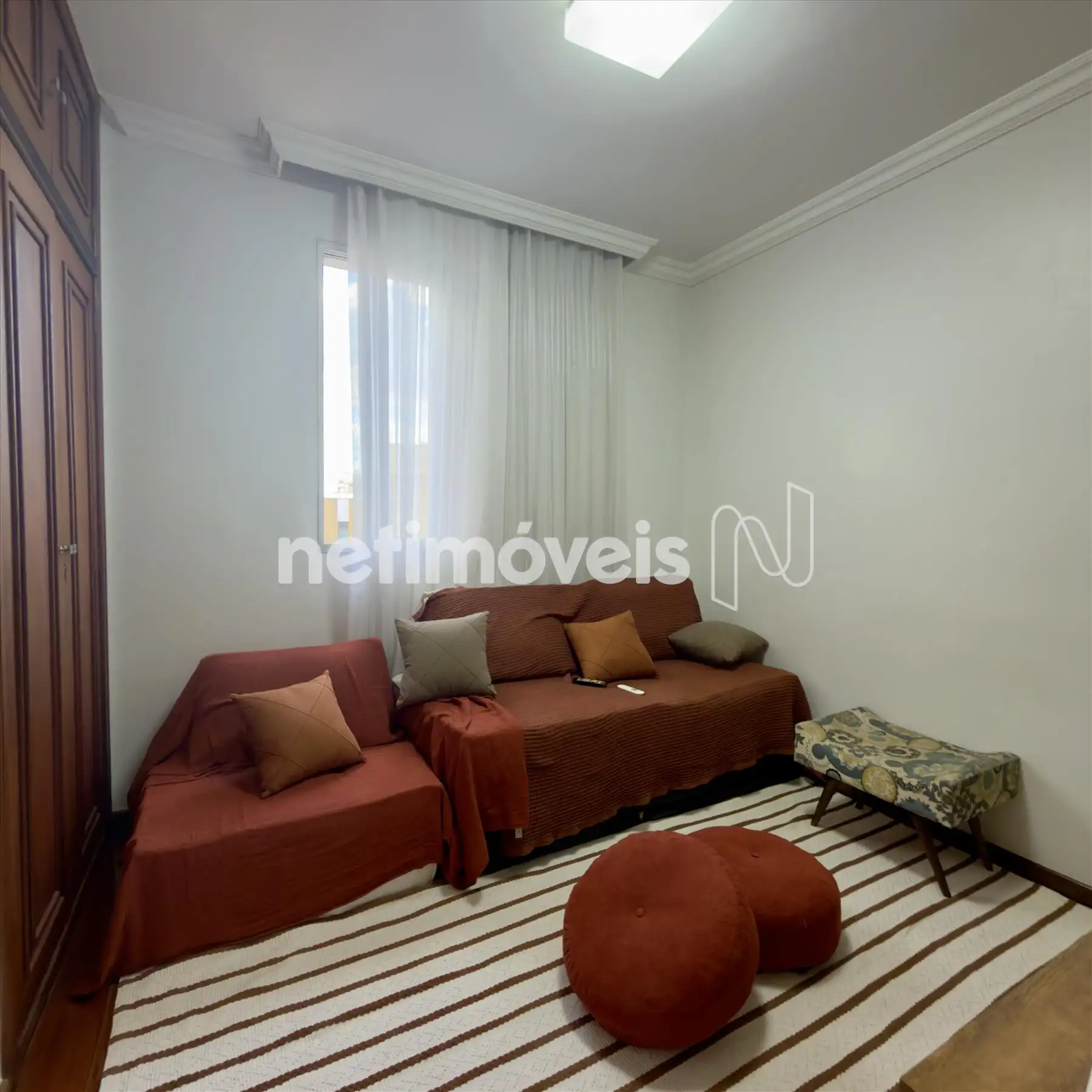 Quarto 4+ armário