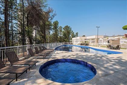 Piscina Adulto com Deck Molhado e Infantil