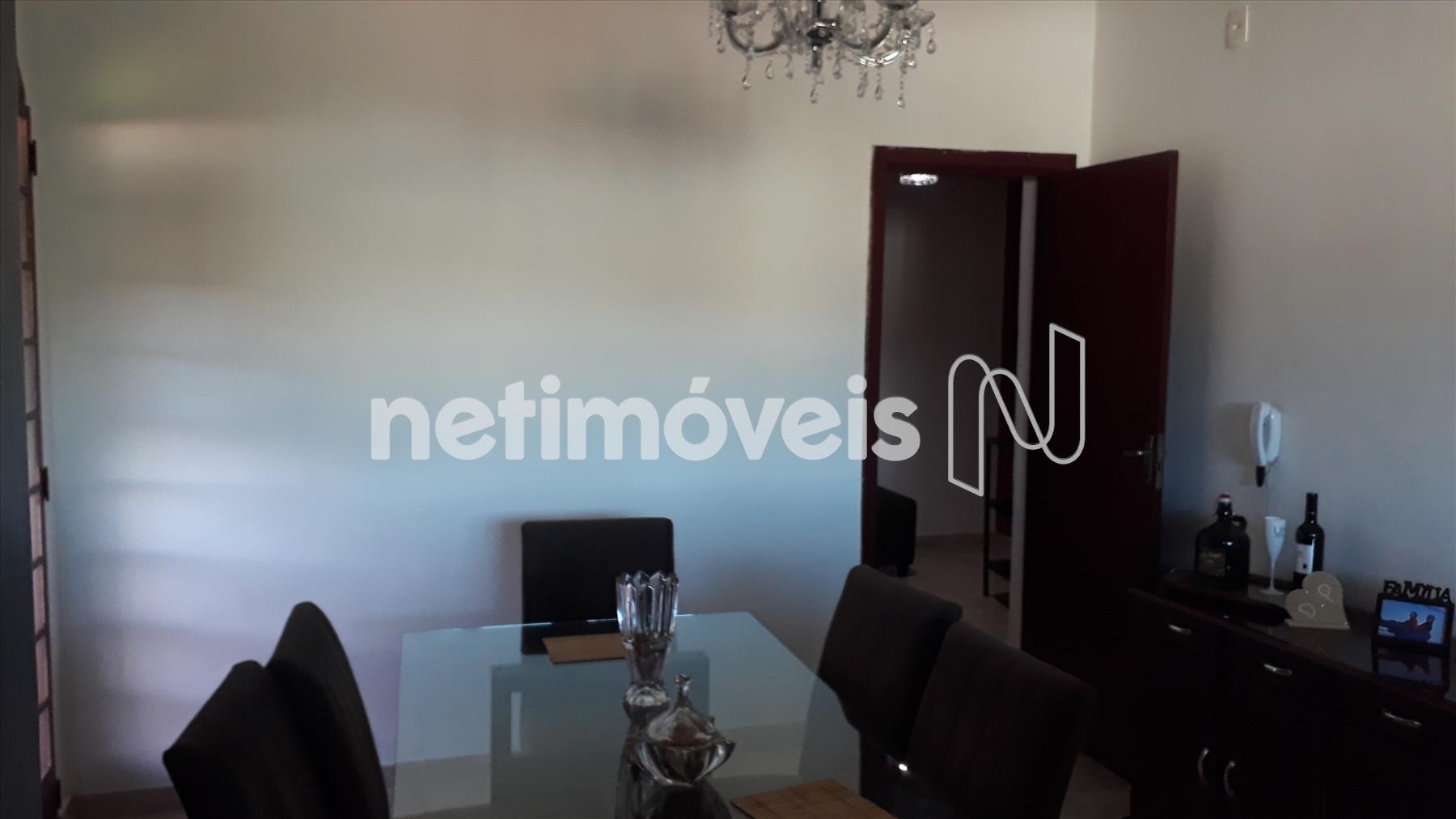 Sala de jantar outro ângulo