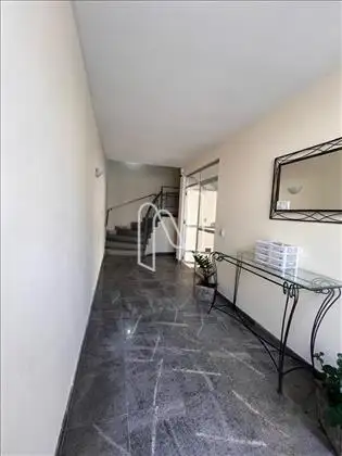 entrada para as escadas