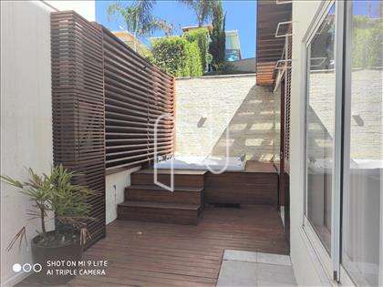 Hidro com deck/área externa