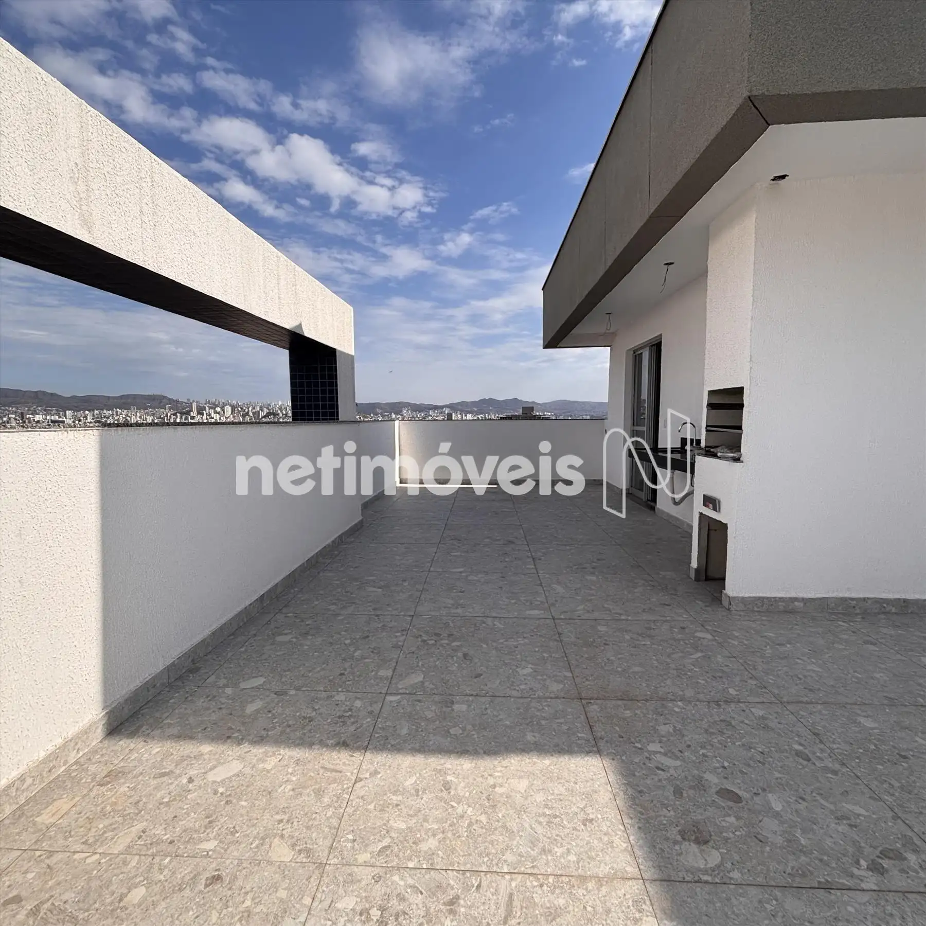 Terraço com churrasqueira