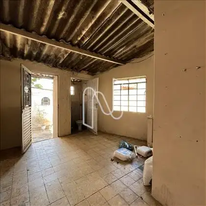 Outra sala, cozinha e banheiro/kitnet casa 1