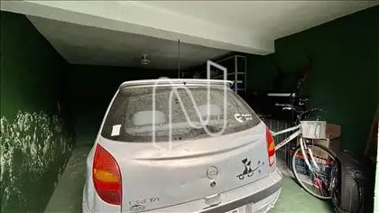 Segunda garagem coberta