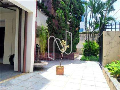 Entrada para o residencial / Jardim