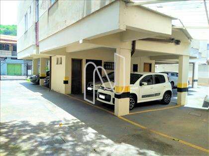 Garagem sob pilotis