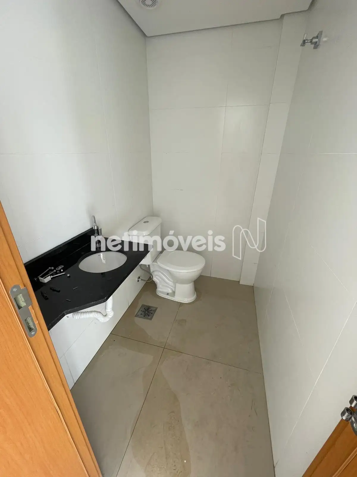 Banheiro do salão de festas- 01