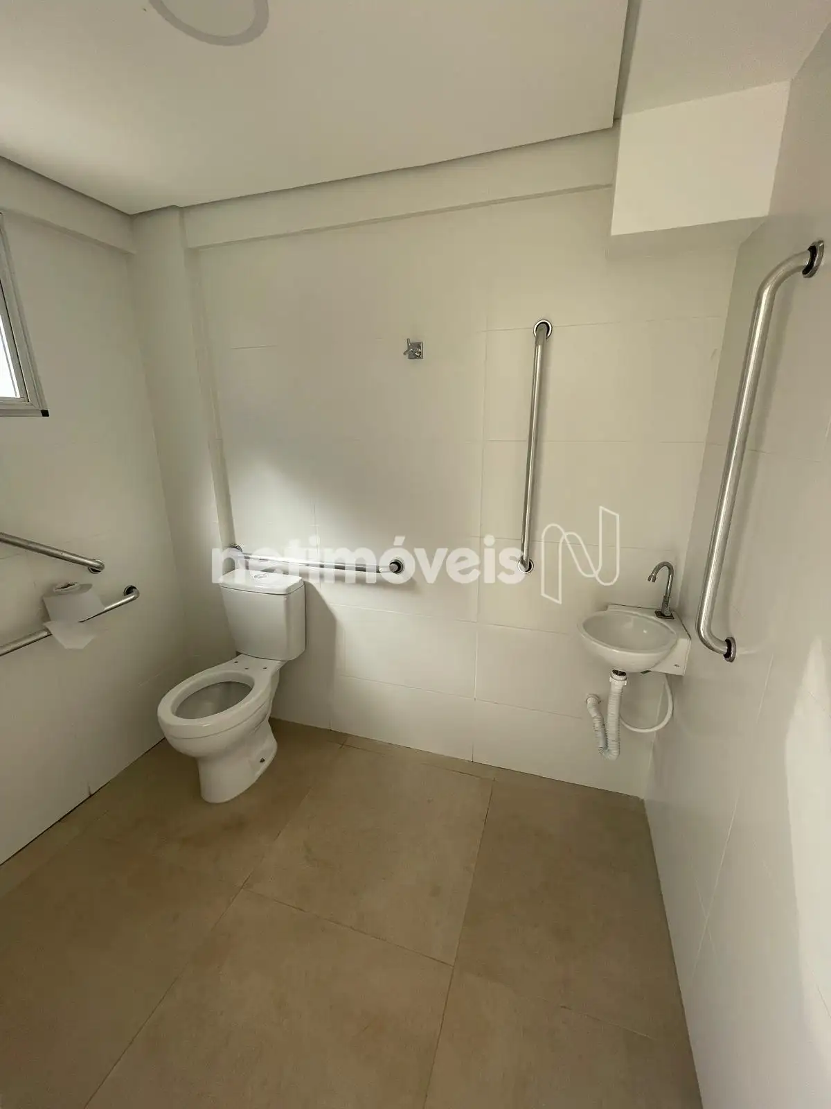 Banheiro do salão de festas - 02