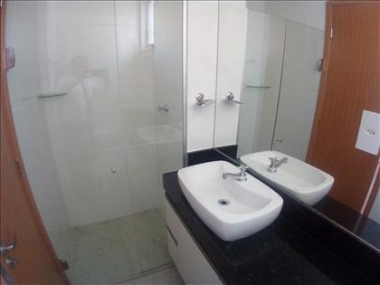 Quarto 01 - Suíte com armários embutidos