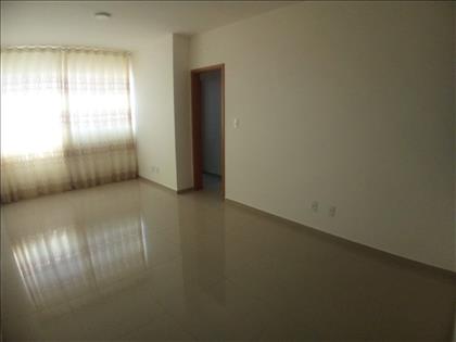 Sala para 2 ambientes com cortinas novas
