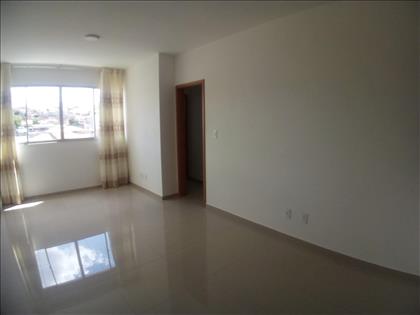 Sala para 2 ambientes e piso em porcelanato