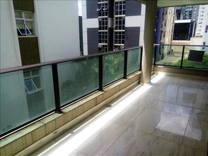Varandão de 31 m² integrada com a Sala