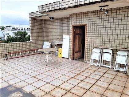 TERRAÇO LIVRE COM CHURRASQUEIRA E PIA