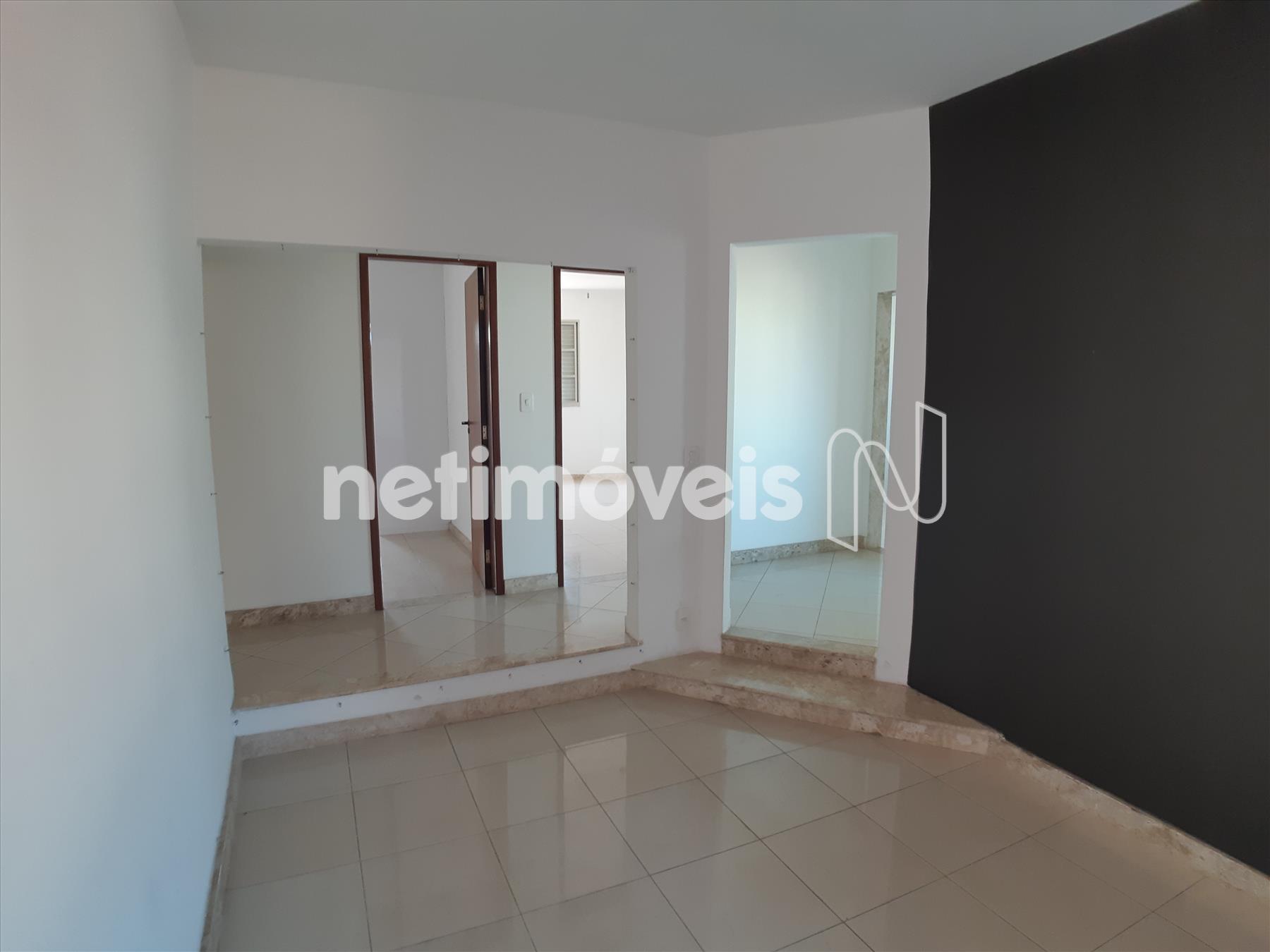 Sala para 2 ambientes com 2 níveis