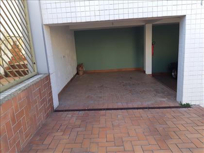 Duas vagas de garagem em linha