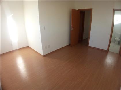 SUITE N. 1 COM ESPAÇO PARA CLOSET