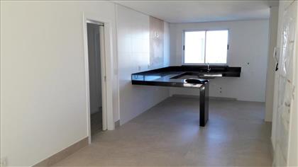 SALA COM VISÃO COZINHA
