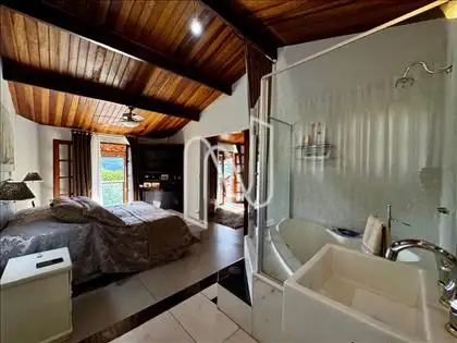 Suíte com Banheira