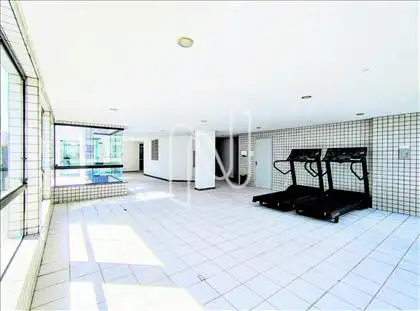 Espaço para eventos e esteiras 