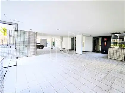 Salão de festas bem amplo 