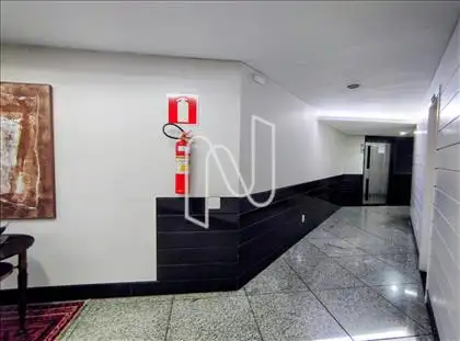 Corredor para os elevadores 