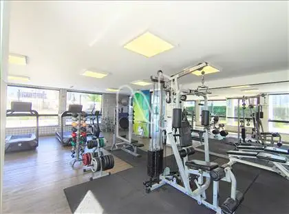 Academia bem equipada