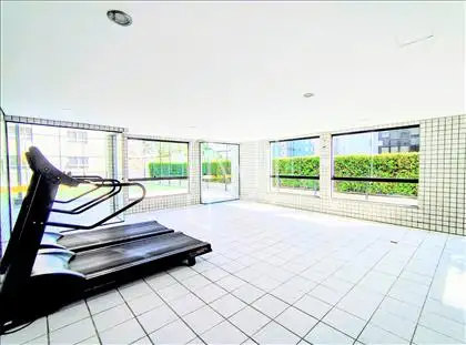 Espaço para eventos e esteiras 