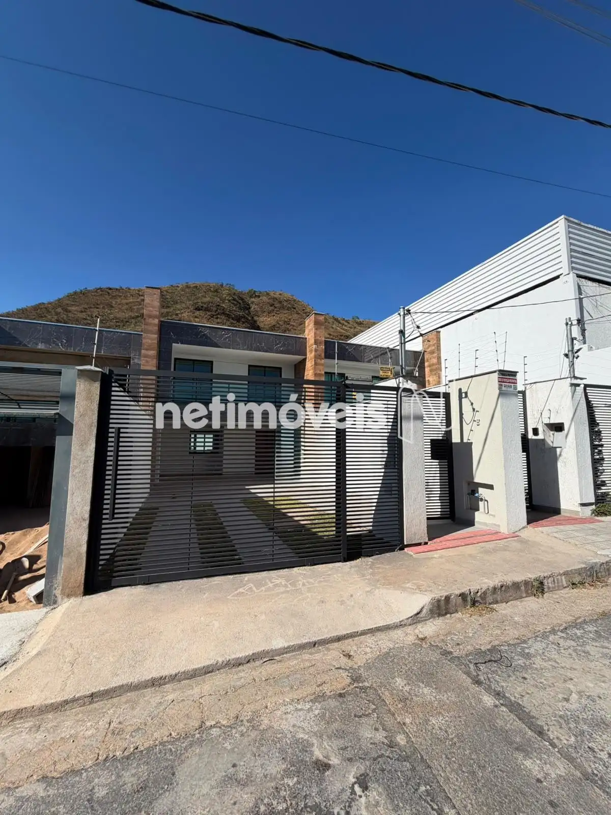 Casa para comprar com 219 m², 4 quartos, 3 banheiros, 3 vagas em Rua José Hemetério Andrade, Buritis, Belo Horizonte
