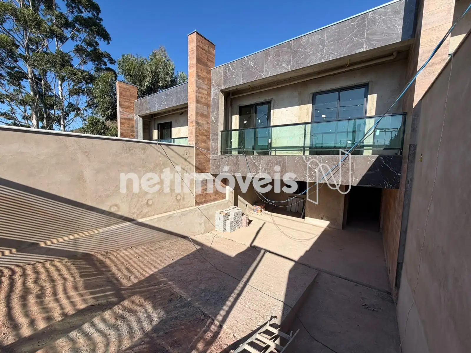 Casa para comprar com 219 m², 4 quartos, 3 banheiros, 3 vagas em Rua José Hemetério Andrade, Buritis, Belo Horizonte