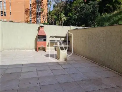 Área externa com churrasqueira