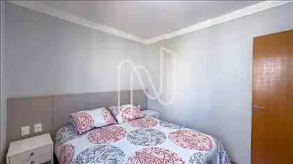 QUARTO COM AR CONDICIONADO