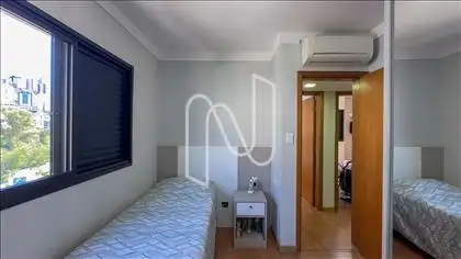 QUARTO SEMI-SUÍTE COM AR CONDICIONADO