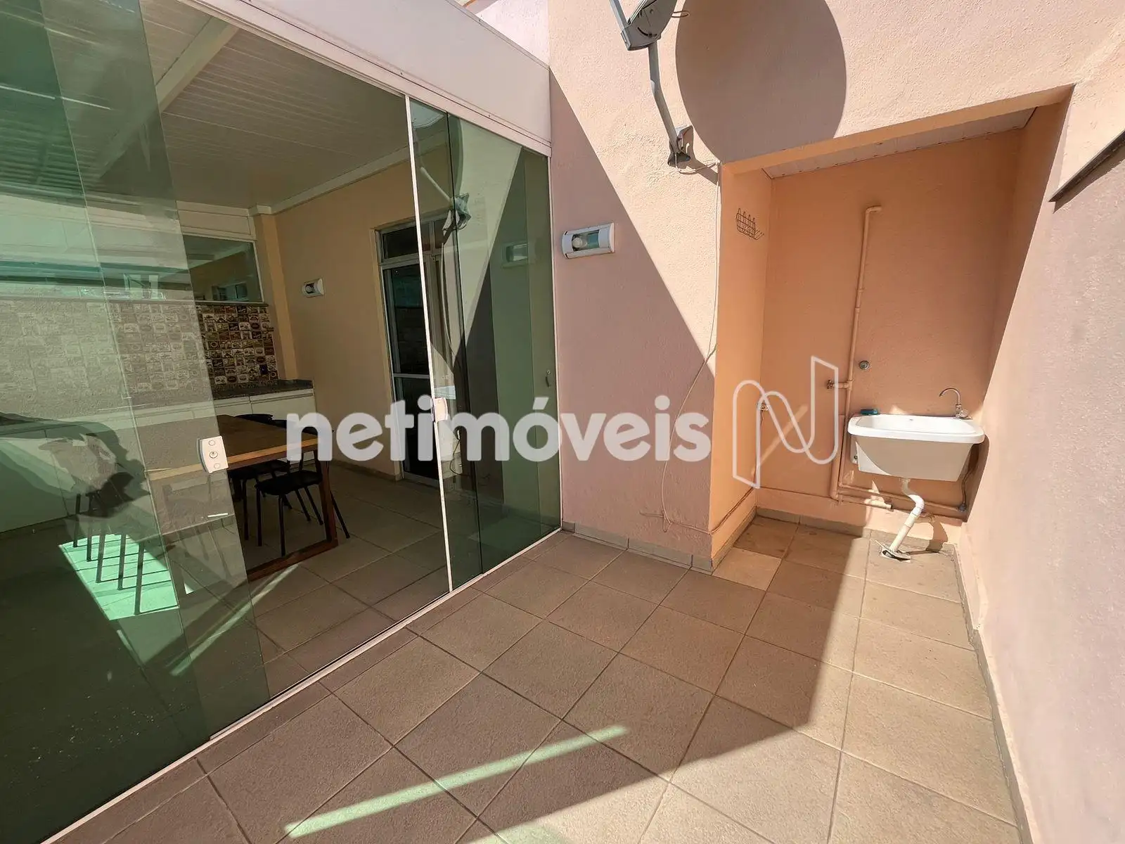 Área externa cobertura