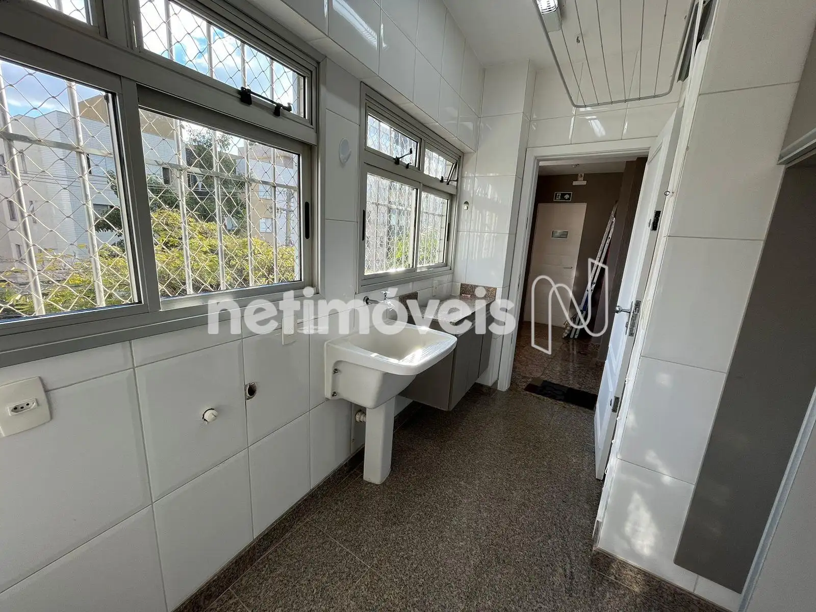 Área de serviço independente