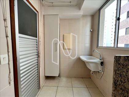 Área de Serviço com banheiro de empregada